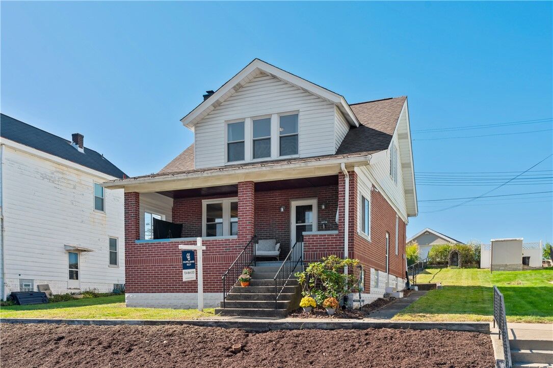 Property Photo: 2373 E Beckert Ave PA 15212