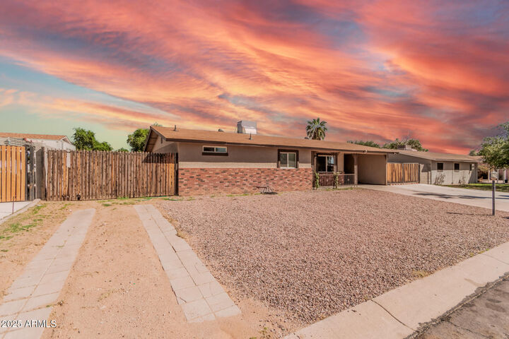 Property Photo: 917 N 95th Street AZ 85207