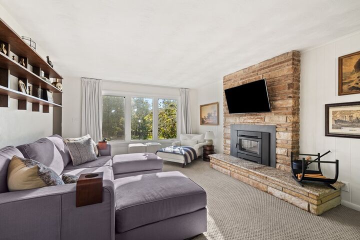 Property Photo: 1008 Valley Dr OH 44805