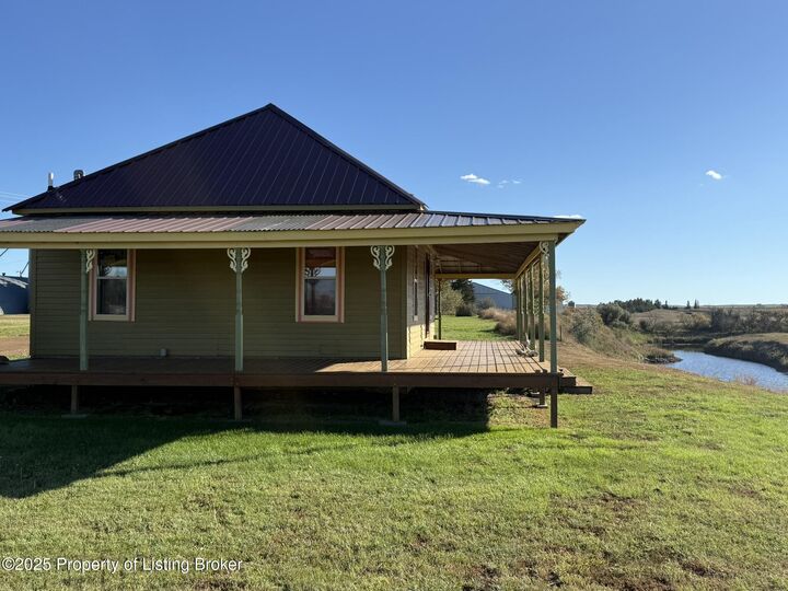 Property Photo:  7203 92nd Avenue SW  ND 58646
