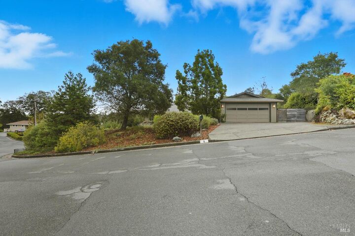 5 Truman Drive  Novato CA 94947 photo