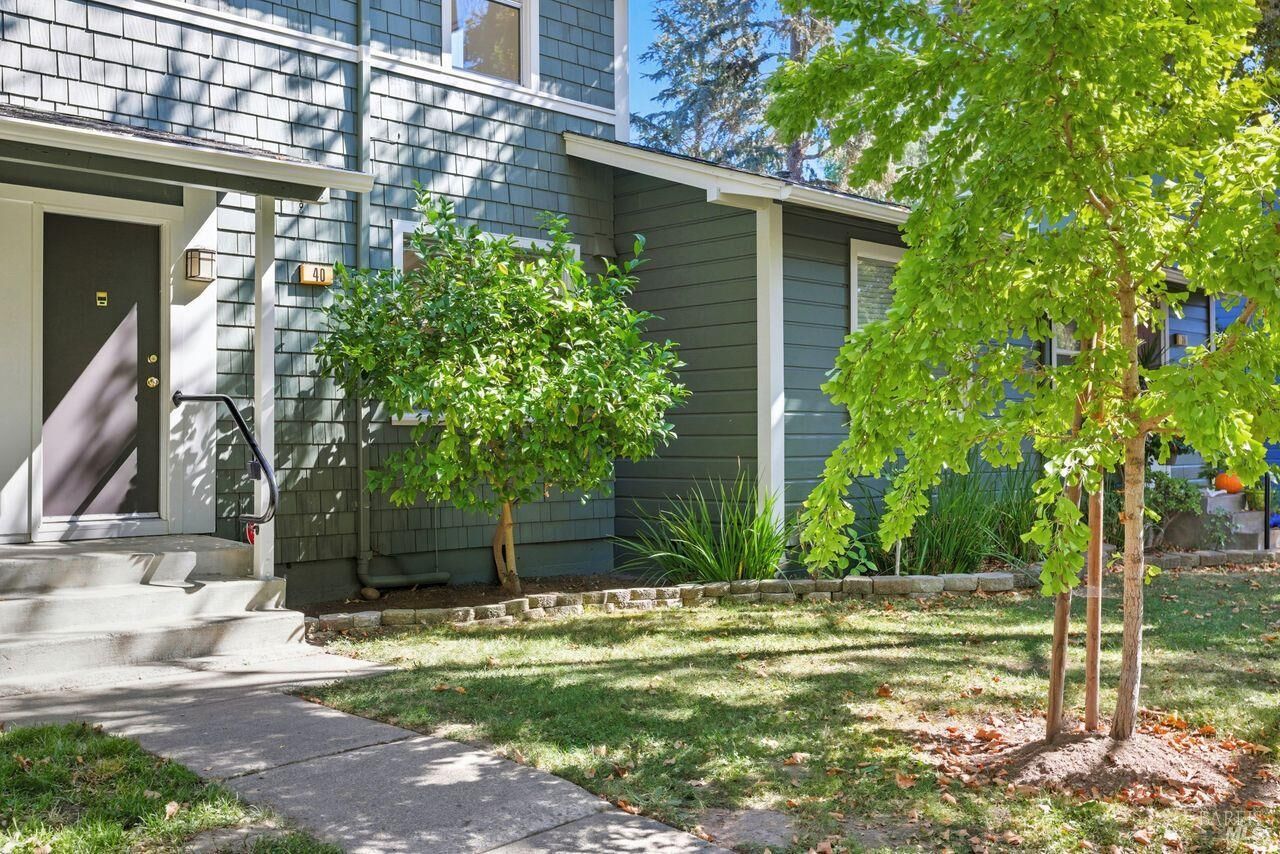 Property Photo: 40 Lovejoy Way CA 94949