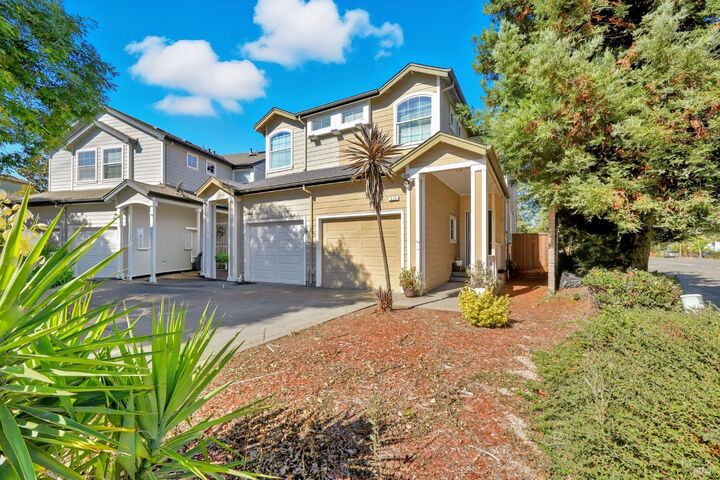 Property Photo:  111 Mark West Commons Circle  CA 95403 