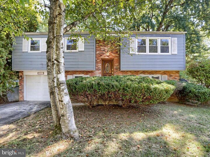 Property Photo: 421 Fairway Drive PA 17055