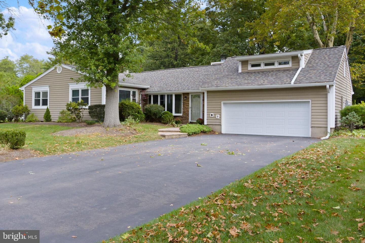 Property Photo:  42 Nassau Place  NJ 08550