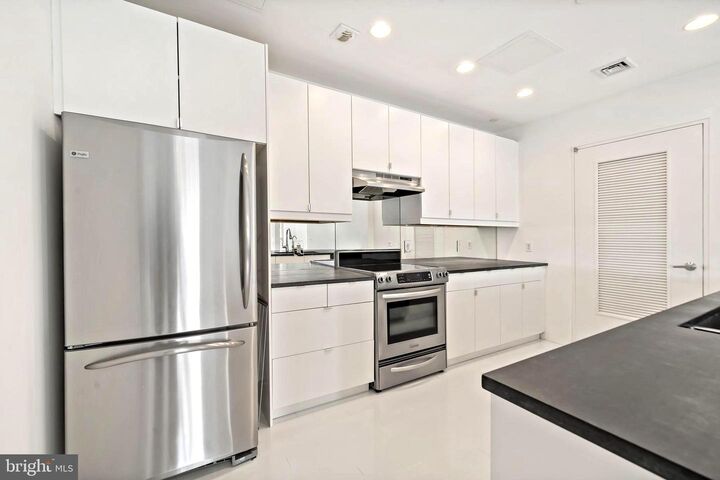 Property Photo: 1600 Arch Street 1809 PA 19103