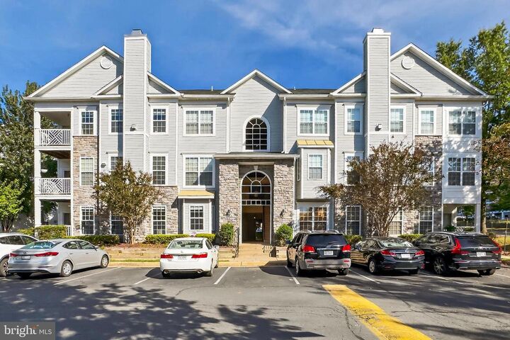 Property Photo: 5963 Founders Hill Drive 101 VA 22310