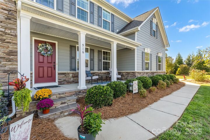 Property Photo: 916 Manorwood Drive NC 28173