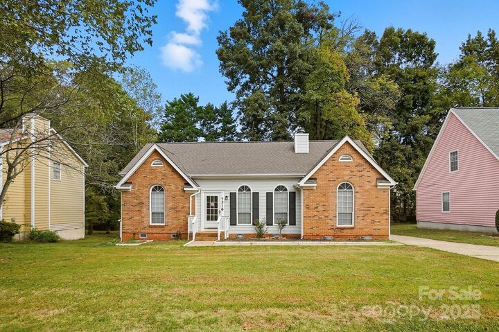 Property Photo: 7516 Barn Stone Drive NC 28227
