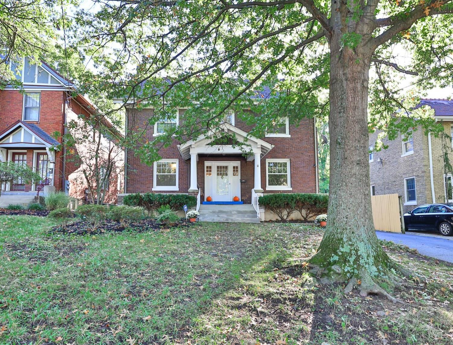 Property Photo:  1344 Delta Avenue  OH 45208 