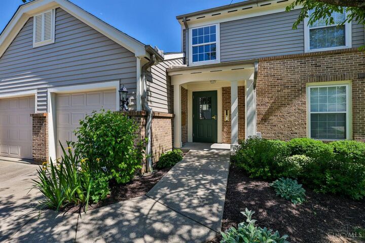 Property Photo: 715 Castlegate Lane OH 45231