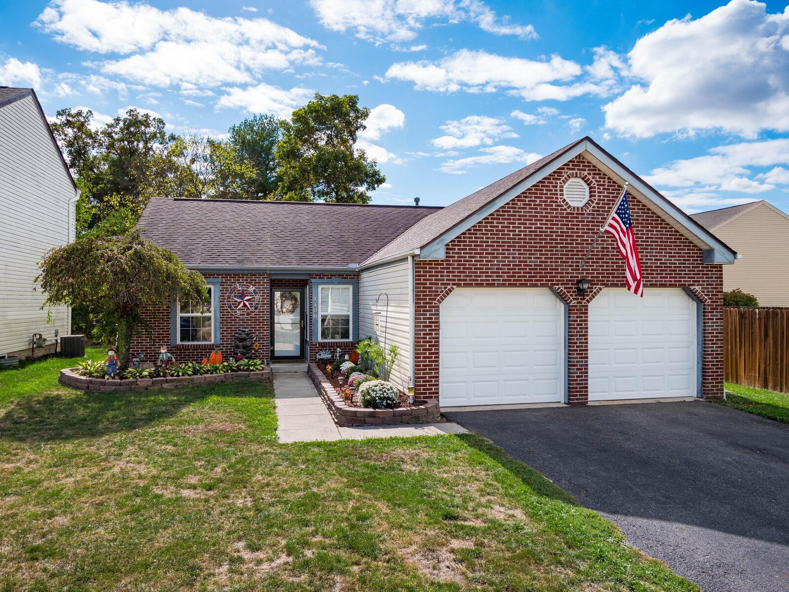 Property Photo:  1408 Milridge Drive  OH 43040