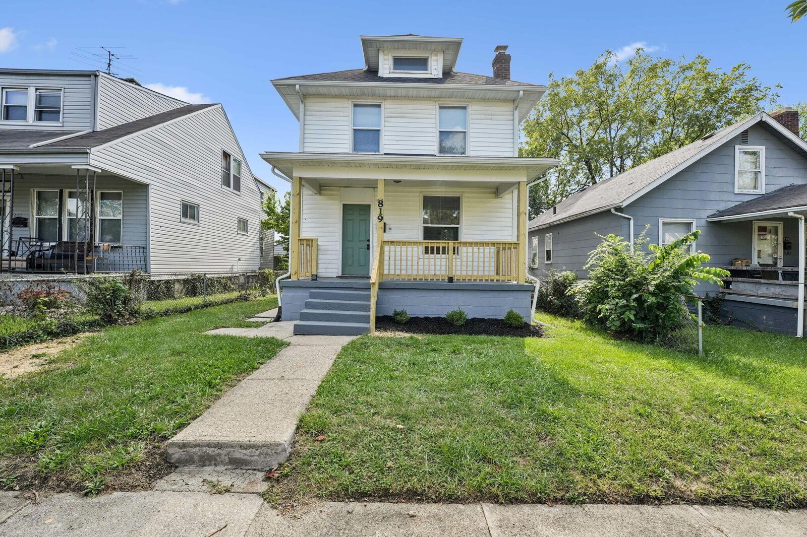 Property Photo:  819 Gibbard Avenue  OH 43201 