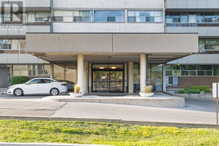 Property Photo: 215 Glenridge Avenue 1204 ON L2T 3J7