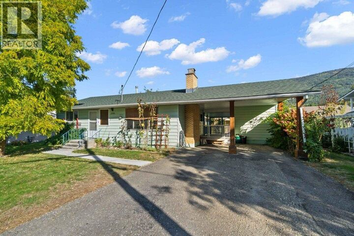 Photo de la propriété: 7150 49 Street Northeast BC V0E 1K0