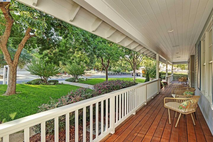 Property Photo: 8281 Sassafras Ct CA 94566