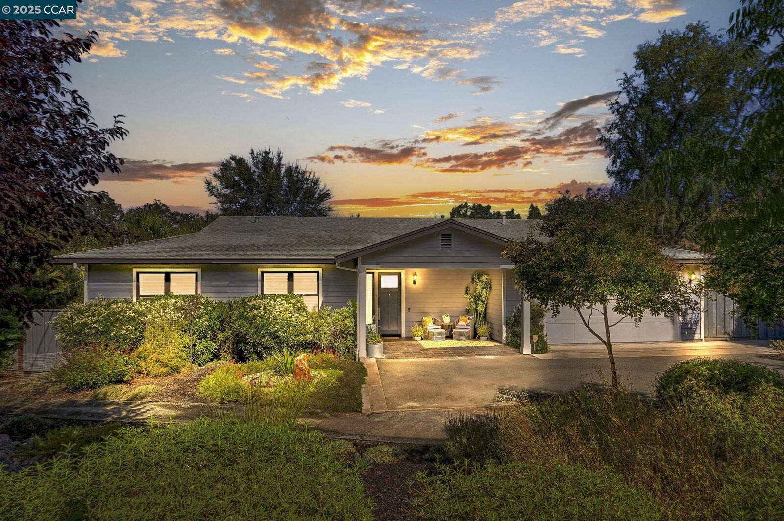 Property Photo: 1096 Mountain View Blvd CA 94596