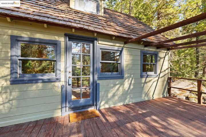 Property Photo: 70 Pinecrest Ave CA 95364