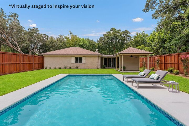 Property Photo: 343 Oaklake Lane FL 32578