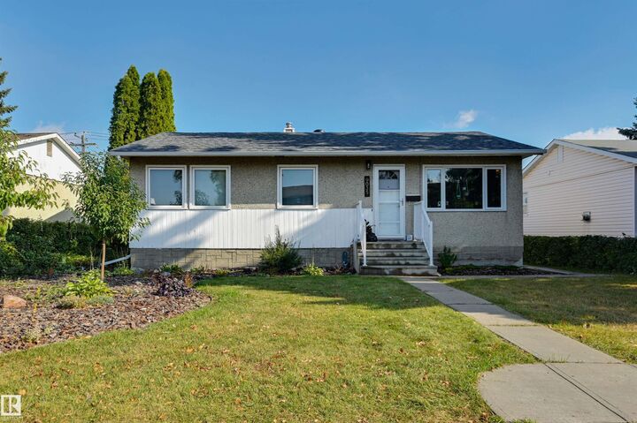 9035 149 Street NW  Edmonton AB T5R 0A5 photo