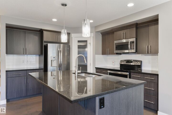 2328 Ware Crescent NW  Edmonton AB T6W 2W5 photo