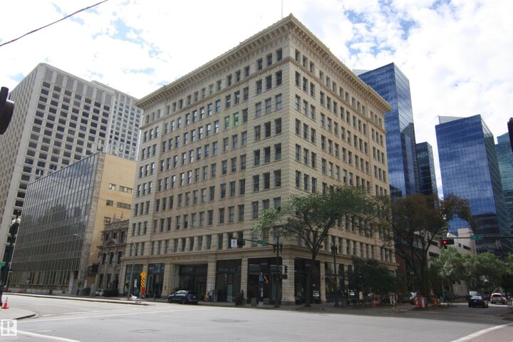 10134 100 Street NW 311  Edmonton AB T5J 0N8 photo