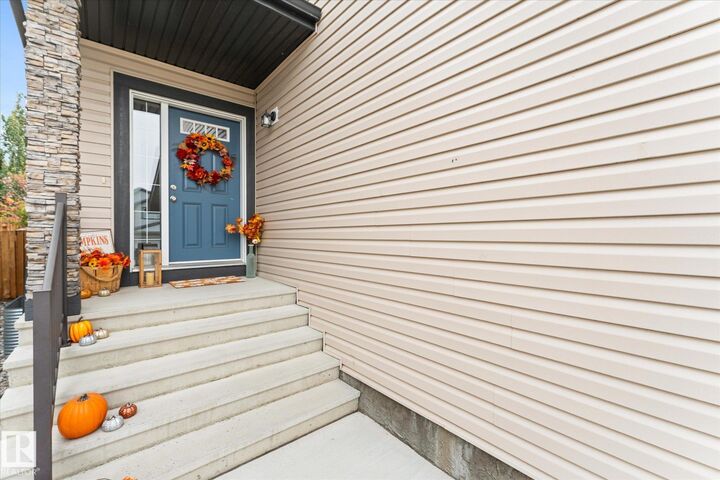 Property Photo: 29 Chestnut Way AB T8L 0R4