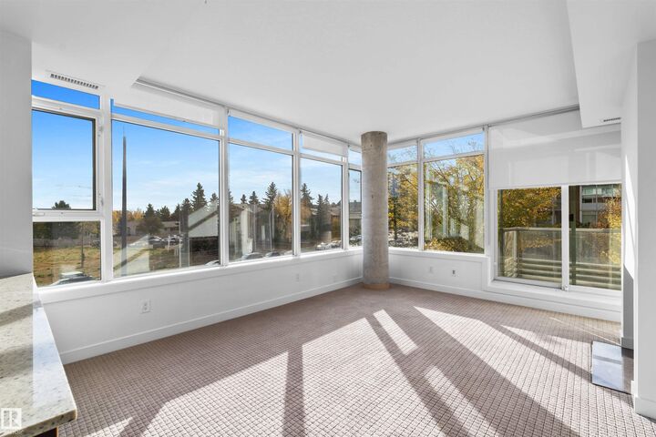 Photo de la propriété: 2606 109 Street NW 209 AB T6J 3S9