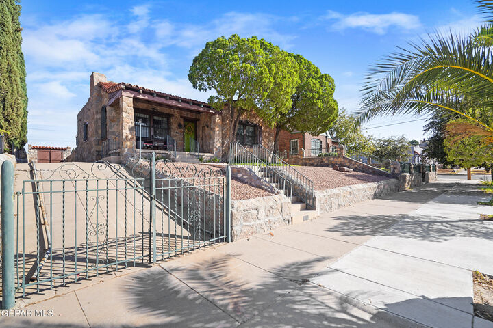 Property Photo:  4327 Chester Avenue  TX 79903 