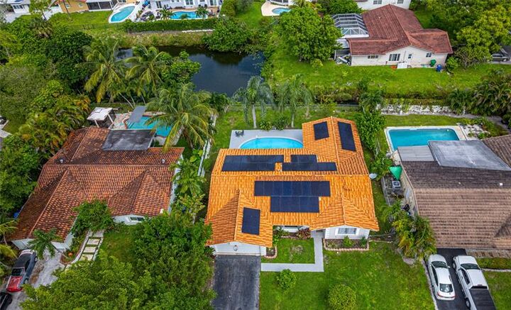 Property Photo: 7505 NW 40th Pl FL 33065