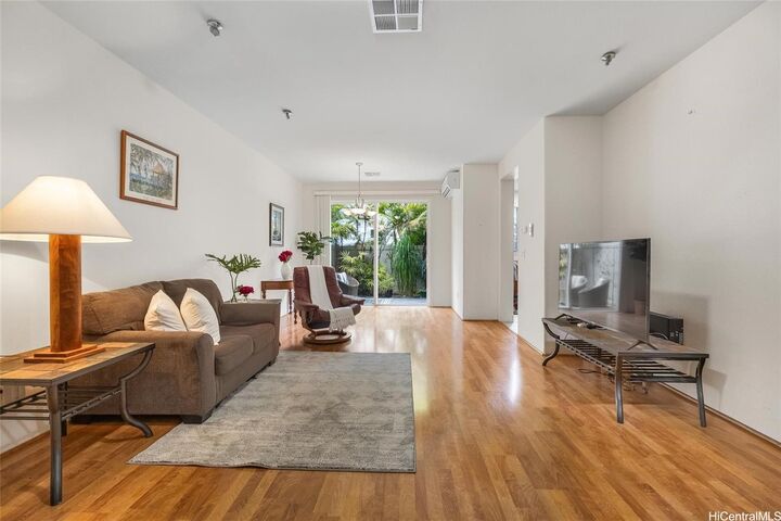 Property Photo:  520 Lunalilo Home Road 313  HI 96825 