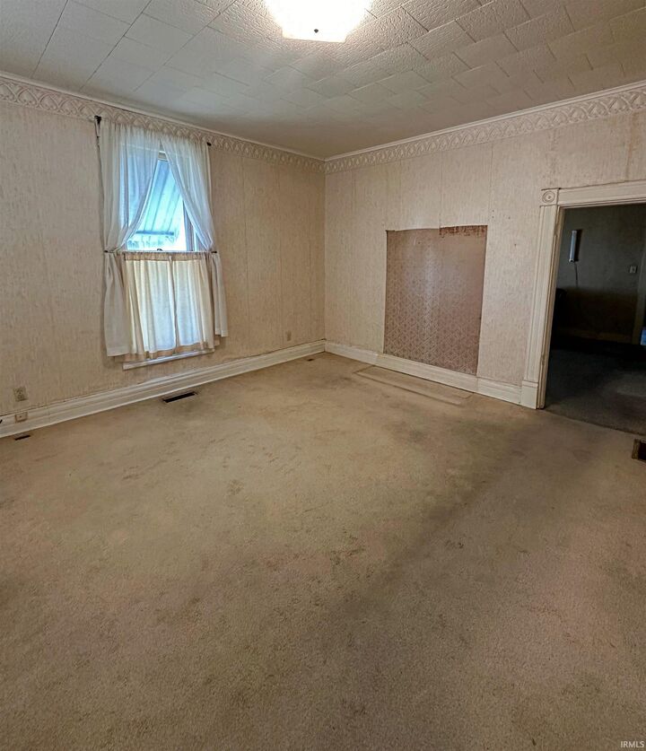 Property Photo: 1308 E Van Trees Street IN 47501