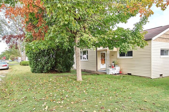 4910 Washington Avenue SE  Charleston WV 25304 photo