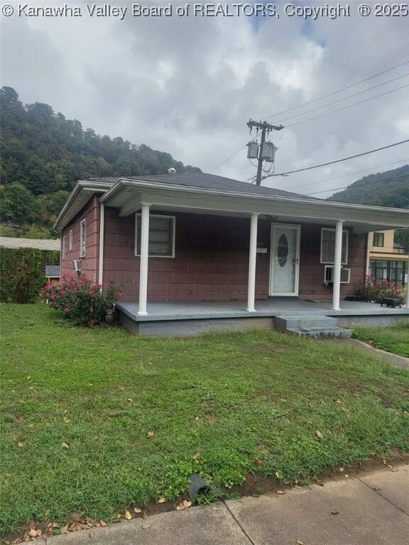 Property Photo:  600 Fifth Avenue  WV 25136 