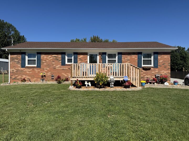 Property Photo:  102 Clara Drive  KY 40475 