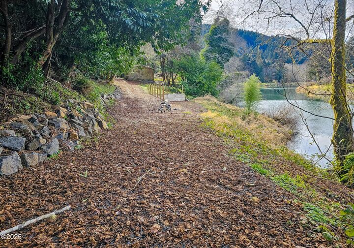 Property Photo:  7777 Siletz Highway  OR 97367 