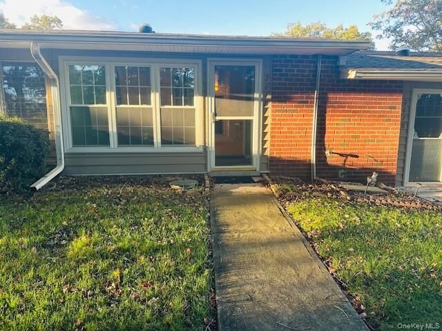 Property Photo:  261 Unit D Newcastle Court  NY 11961