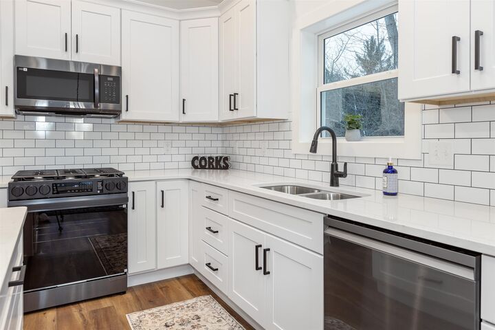 Property Photo:  7615 Cole  MI 48642 