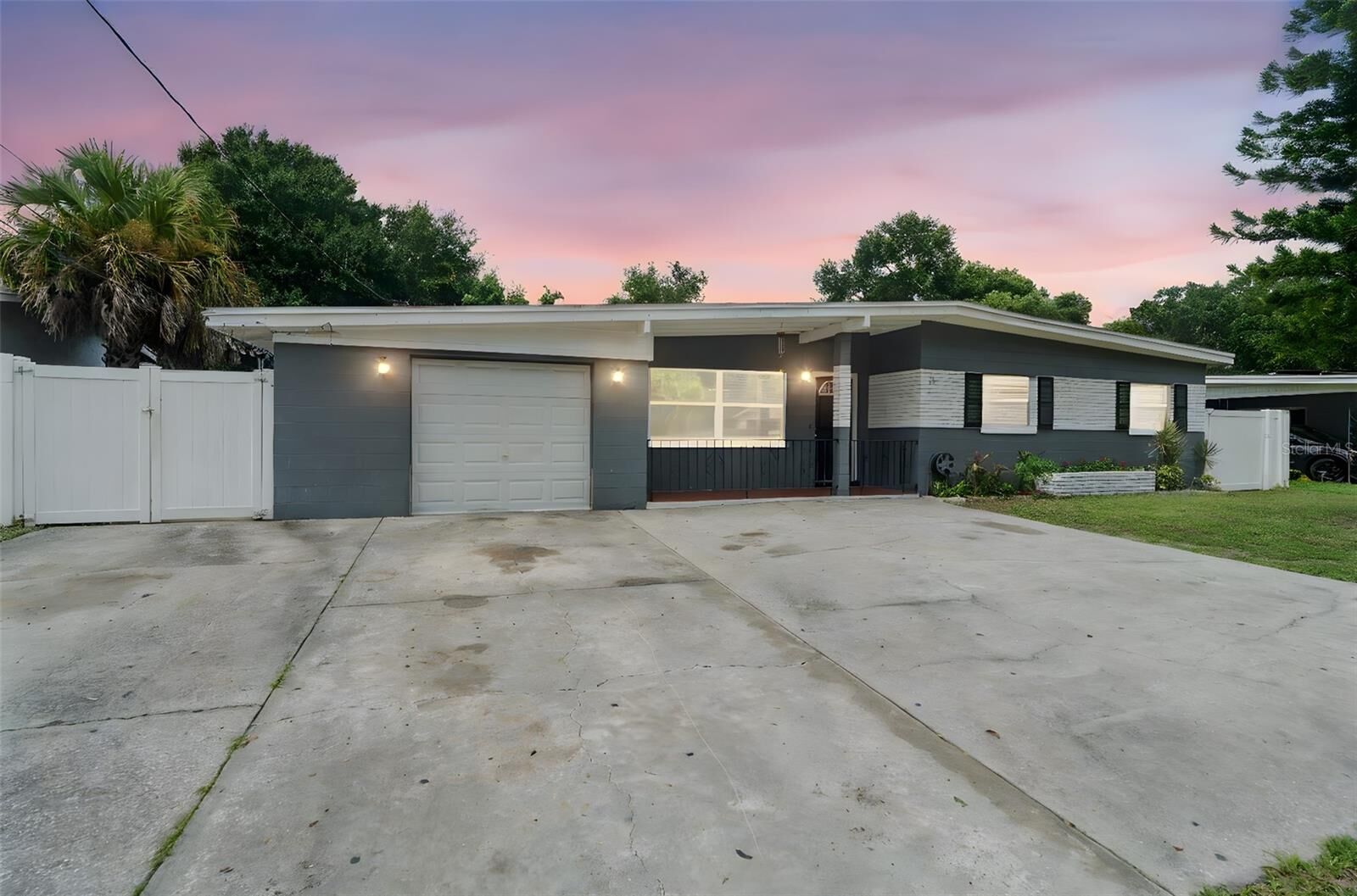 Property Photo: 90 Nancy Lee Avenue FL 32807