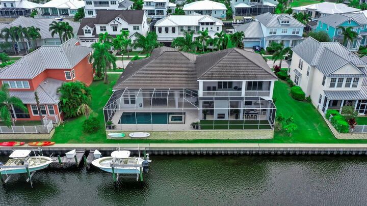 Property Photo: 612 Mirabay Boulevard FL 33572