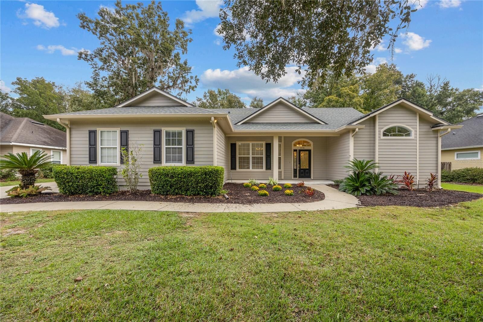 Property Photo:  7738 White Oaks Road  FL 32615 