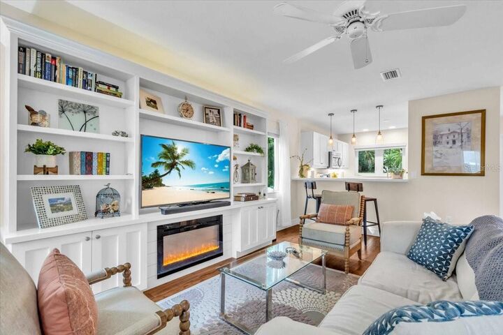 Property Photo: 1631 Worrington Street FL 34231