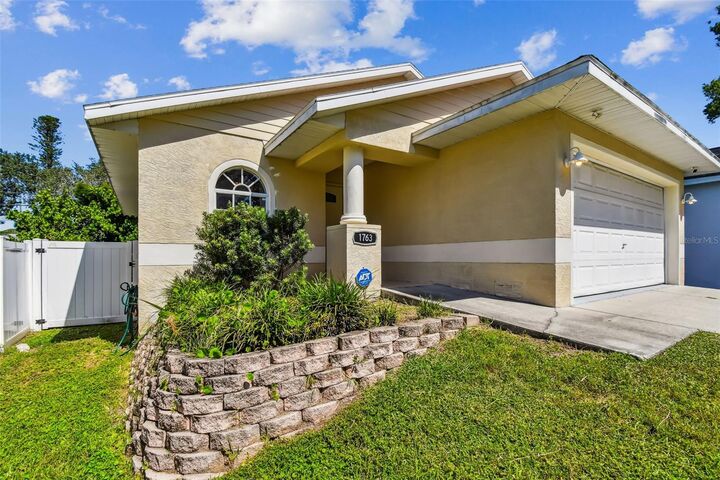 Property Photo: 1763 Montana Avenue NE FL 33703