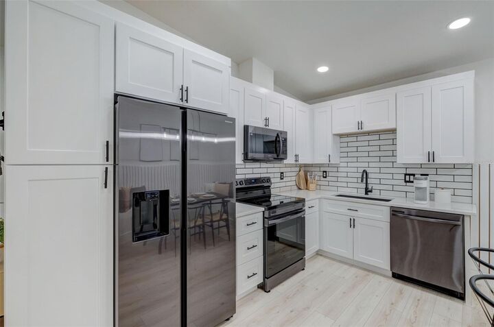 Property Photo: 3030 Ashton Road FL 34231