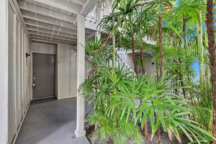 Property Photo: 2216 Bahia Vista Street H1 FL 34239