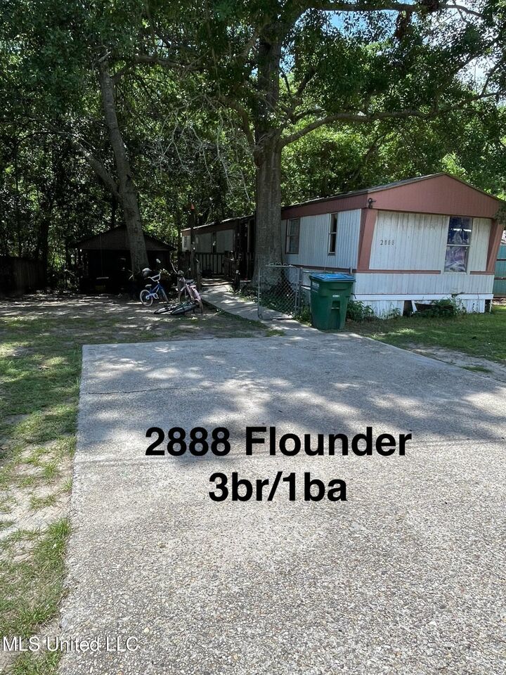 2888 Flounder Circle  Gautier MS 39553 photo
