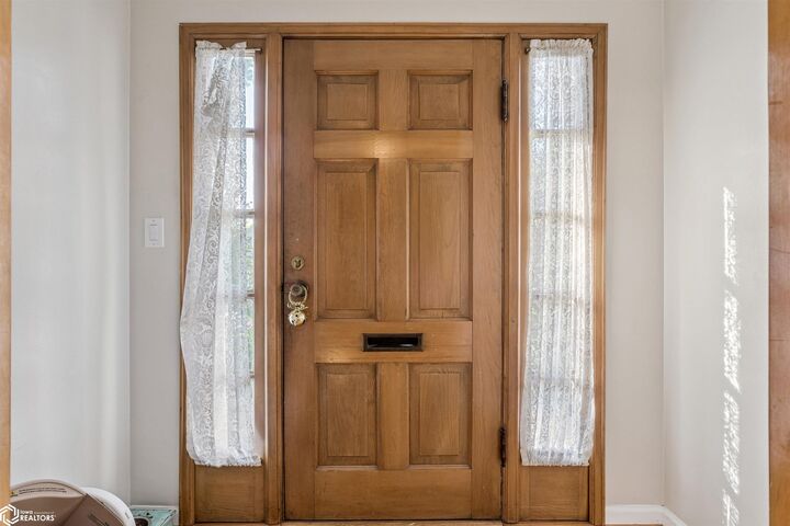 Property Photo:  1135 Avenue C  IA 52627