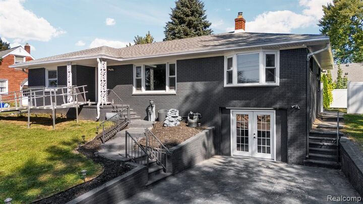 26980 James Avenue  Flat Rock MI 48134 1153 photo