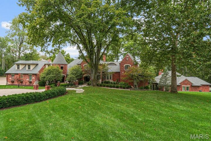 1359 S Mason Road  St Louis MO 63131 photo
