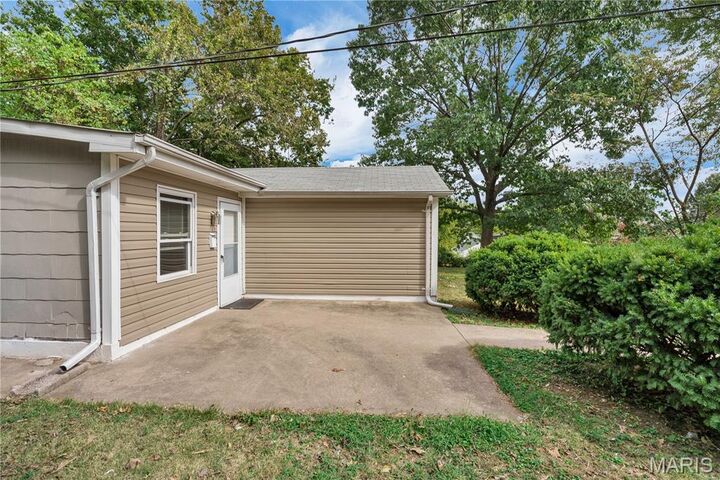 Property Photo:  9507 Marlowe Avenue  MO 63114
